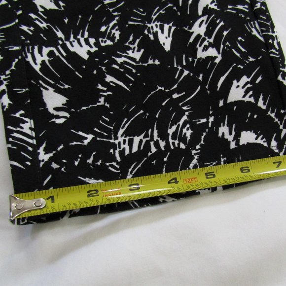 Chico's travelers black and white elastic pants 4R - Picture 3 of 6